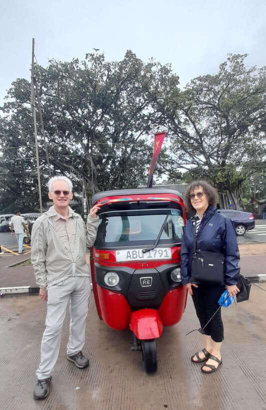 Colombo: Local Guide with Colombo City Tour by Tuk Tuk - From Hindu Architecture to Independence Memorial Gardens