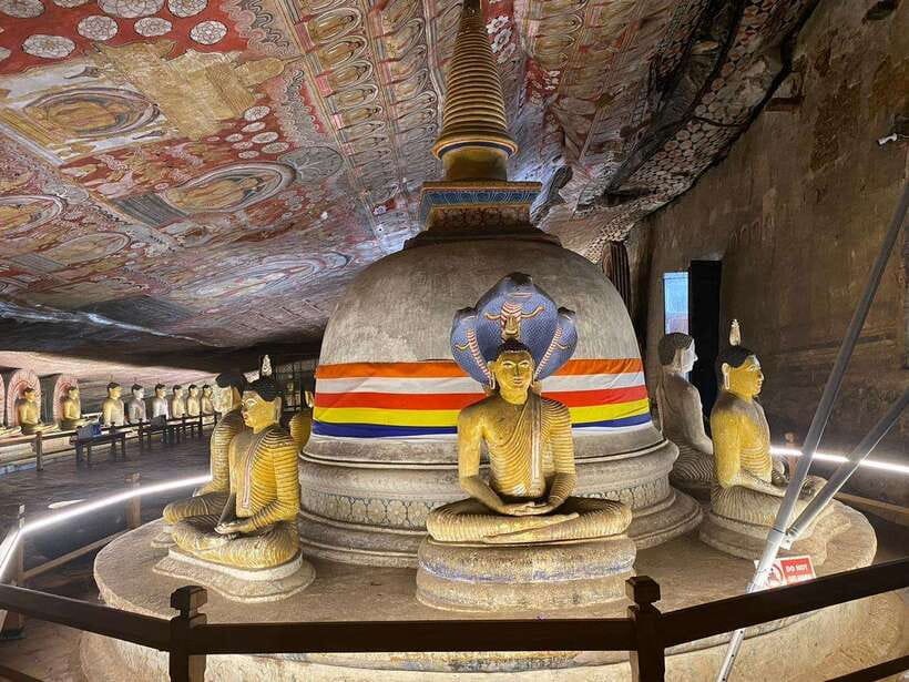 Colombo-Negombo : Sigiriya & Dambulla Cave Full-Day Tour - Dambulla Cave Temple: Golden Temple first, then five caves of murals