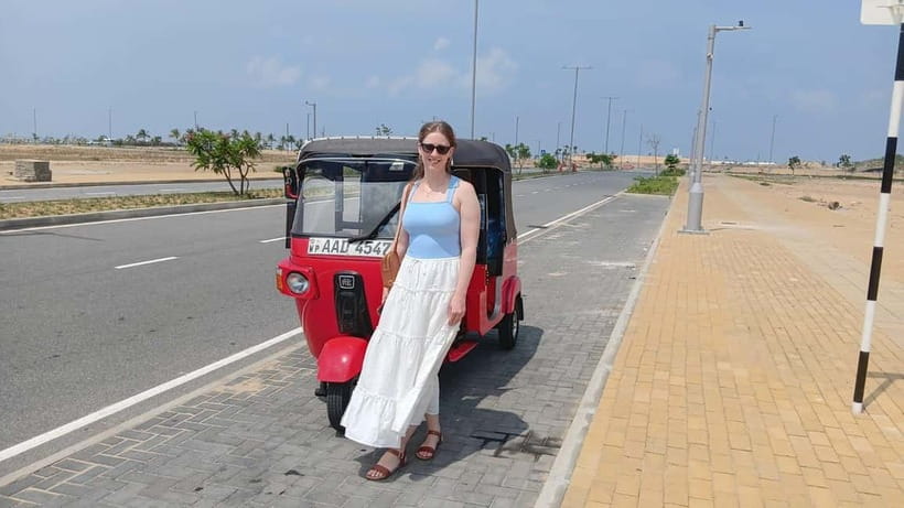 Colombo Personal Guided City Tour by Tuk Tuk - All Inclusive - Red Mosque (Jami Ul-Alfar): Stripes That Demand a Photo