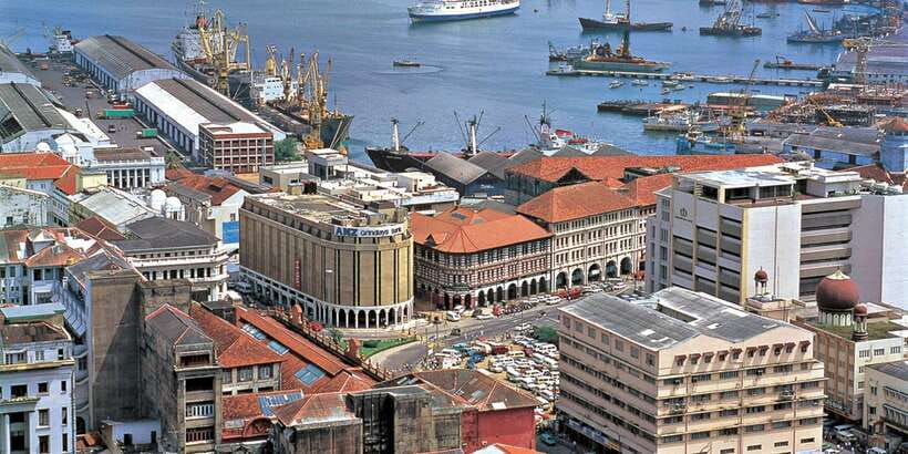 Colombo: Private City Sightseeing Tour - Modern Colombo along the harbor: seeing change in one route