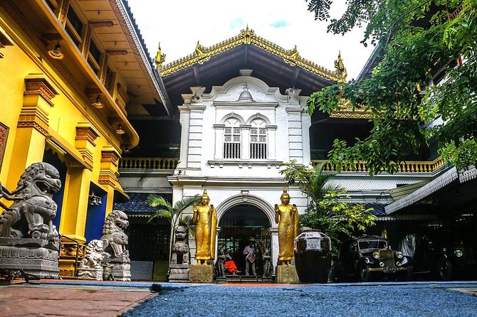 Colombo Private guideTour byTuk Tuk Morning Evening All inclusive - Lighthouse views, Old Parliament, and the colonial-era stroll feel