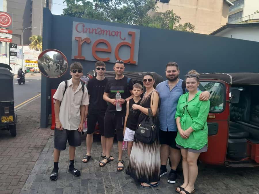 Colombo Sightseeing Tour by Tuk Tuk - All Inclusive - Gangaramaya Temple, Sri Kailawasanathan Swami Temple, and the Red Mosque