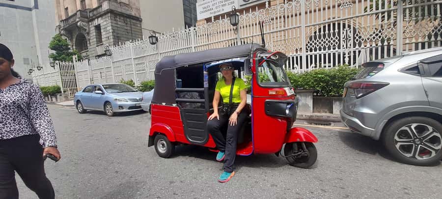 Colombo Sightseeing Tour by Tuk Tuk - All Inclusive - Galle Face Green and the floating-market vibe: finishing near the sea