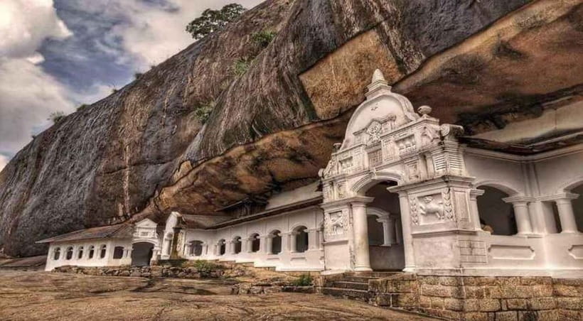 Colombo: Sigiriya, Dambulla Caves, & Wildlife Day Tour - Sigiriya Village lunch: fresh food and locally grown fruit