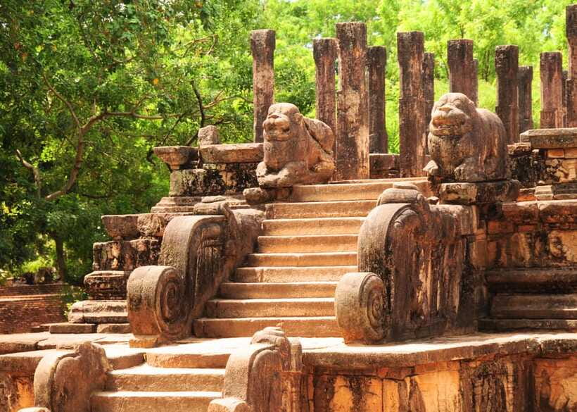 Colombo: Sri Lanka Cultural Triangle Hotspots 2-Day Tour - Practical Tips: Dress, Hikes, and How to Keep It Enjoyable