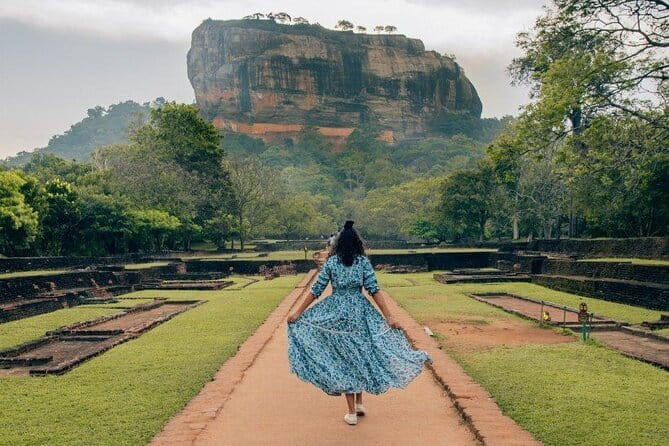 Colombo to Kandy Shuttle with Dambulla Sightseeing Tour - Sigiriya Rock Fortress: A Near-200m Climb With King Kassapa’s Big Backstory