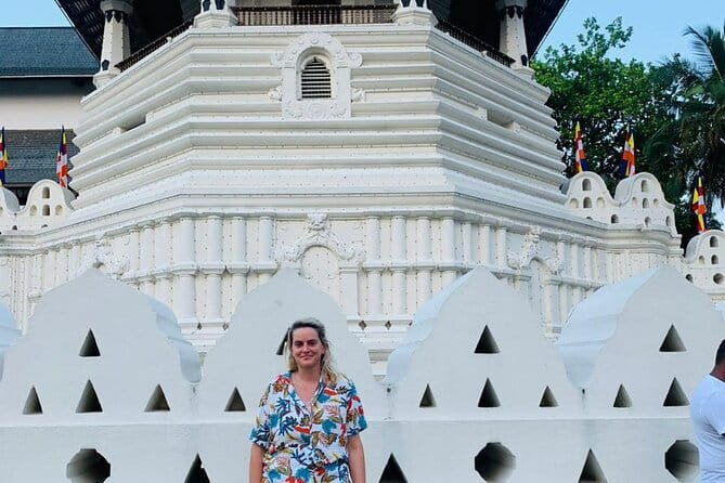 Colombo to Kandy Shuttle with Dambulla Sightseeing Tour - What the Day Feels Like: Pacing, Timing, and Comfort