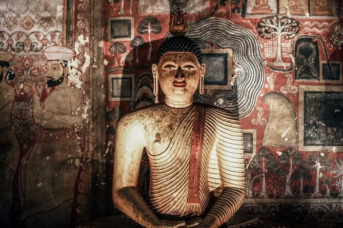 Colombo to Kandy Shuttle with Dambulla Sightseeing Tour - Pelvehera Cultural Village: Lunch With Locals and a Village Lake Paddle