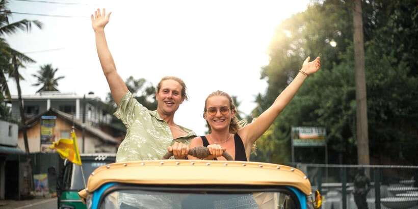 Colombo: Tuk Tuk City Highlights Tour with Lunch - Pickup and Drop-Off: Getting on the Route Without Losing Time