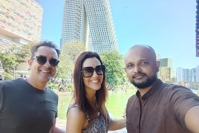 Colombo Tuk Tuk City Tour - Pettah’s religious mix: Red Mosque and Shiva temples