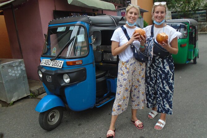 Colombo Tuk Tuk City Tour -Sightseeing Entry Fees & Food Included - Sri Kailawasanathan Swami Devasthanam Kovil: start with a temple that sets the tone