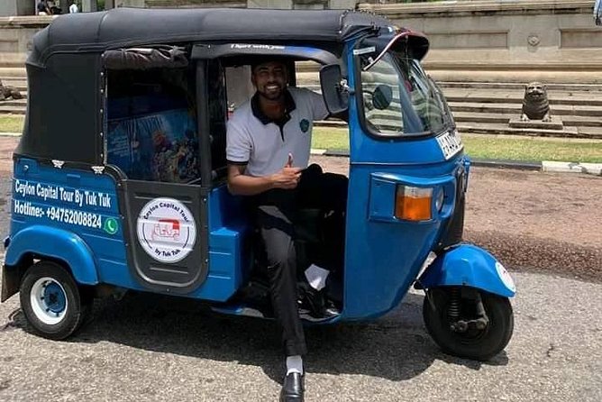 Colombo Tuk Tuk City Tour -Sightseeing Entry Fees & Food Included - Colombo Fort and the “old power” buildings: rail station to Parliament sights