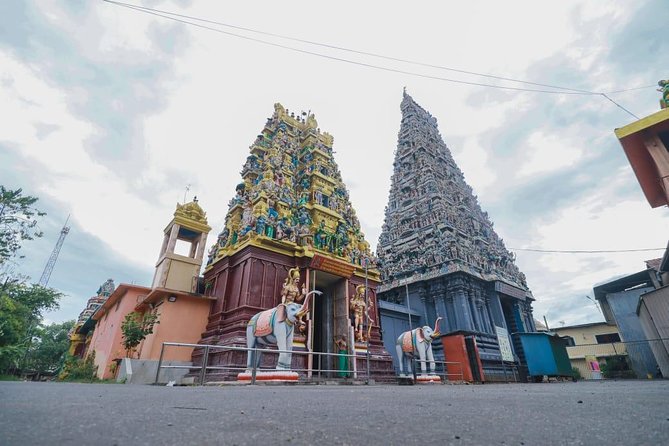Colombo Tuk Tuk City Tour -Sightseeing Entry Fees & Food Included - Old Town Hall to Pettah: where you’ll feel Colombo’s daily pulse