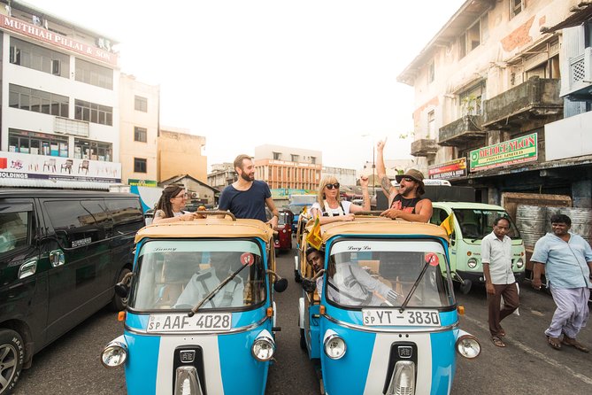 Colombo Tuk Tuk Safari - Food tastings: how to eat like you have a local friend