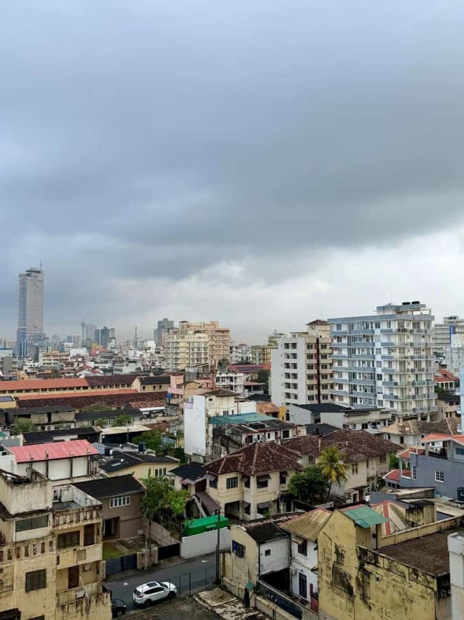 Colombo Tuk Tuk Tour with Entry Fees & Food Included - Gangaramaya, Independence Memorial Hall, and the war memorial zone
