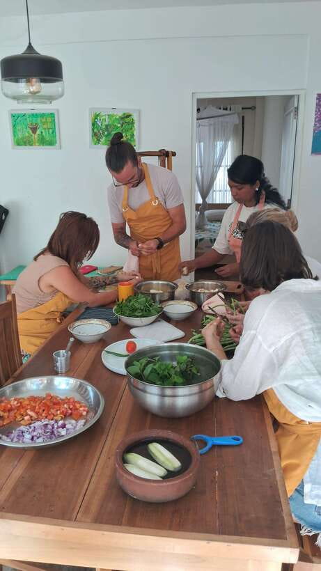 Cooking with Arun & Tamil Family - From welcome drink to dine-in meal: what happens during the session