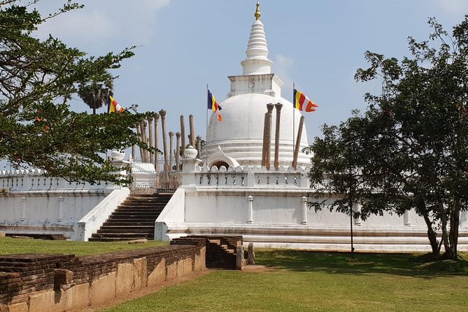 Cultural Triangle of Sri Lanka - Polonnaruwa ruins, then Hiriwadunna Village: archaeology meets everyday life