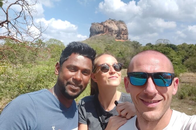 Day Tour from dambulla to Sigiriya & Polonnaruwa - Polonnaruwa: walking through a second capital city