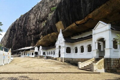 Day Tour Kandy to Sigiriya with Dambulla Cave Temple Excursion - Matale Stop 1: Sri Muthumari Amman Kovil (30 Minutes to Learn the Basics)