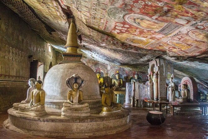 Day Tour Kandy to Sigiriya with Dambulla Cave Temple Excursion - Sigiriya Rock Fortress: The 2-Hour Reality of Lion Rock