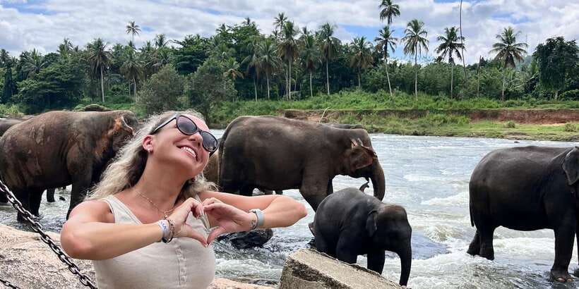 Day Tour to Elephant Orphanage / spice garden - Coffee-and-snacks break: short, useful, and local