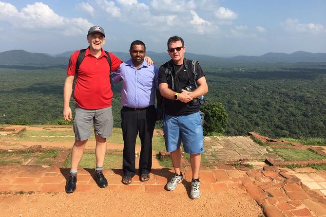 Day Trip to Sigiriya & Dambulla from Colombo - Stop 2: Dambulla Golden Temple—art you can’t fake