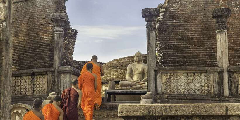 Day Trip to the Ancient Capital of Polonnaruwa From Colombo - Polonnaruwa’s Ancient City Feel: Stones, Shrines, and Real Scale