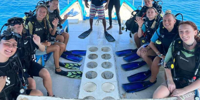 Discover Scuba Diving : Hikkaduwa : Scuba Diving - Who This Fits Best (and Who Should Skip It)