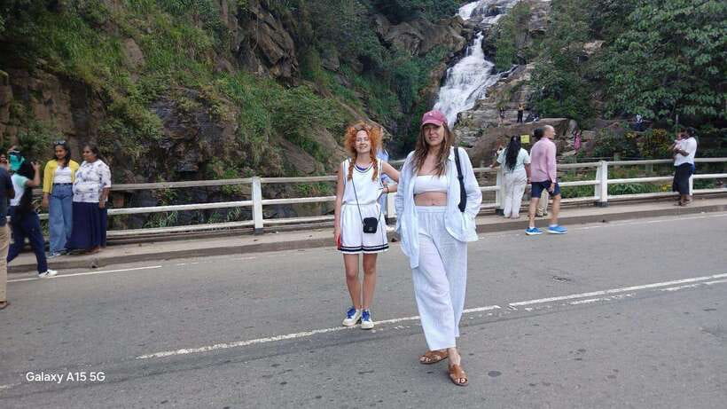 Ella: 9 Arches Bridge, Little Adam's Peak, Tea Factory - How the 6-hour schedule really feels on the ground