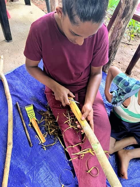Ella: Cinnamon, Spice Garden & Waterfall tour - Spice Garden Lesson: Massage, Spicy Tea, and the Sales Line You Should Watch For