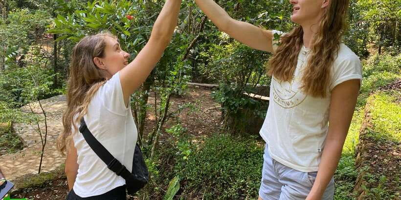 Ella : Cooking class with amazing Spice Garden Tour - Meet the hosts: the people factor in the cooking class