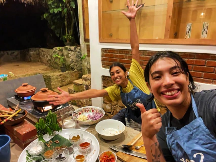 Ella : Cooking class with amazing Spice Garden Tour - The meal: banana leaves, seven curries, and a very satisfying finale