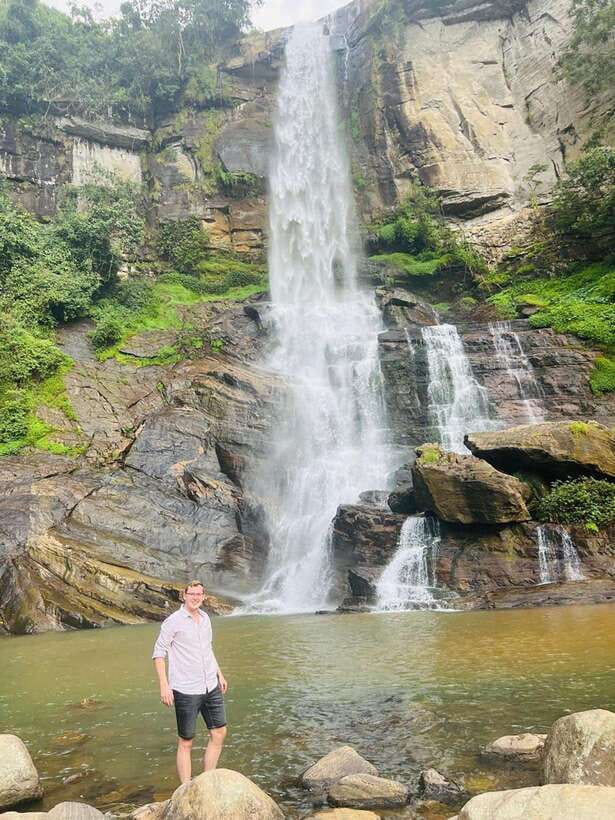 Ella Day Tour from Kandy with tea factory - Nuwara Eliya Favorites: Gregory Lake and the Old Post Office