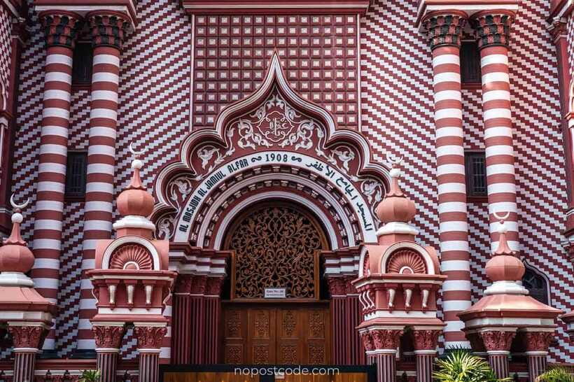 Explore The Colombo City by Private Tuk Tuk or Car - Gem Mine Stop and Designer-Brand Mall Sightings