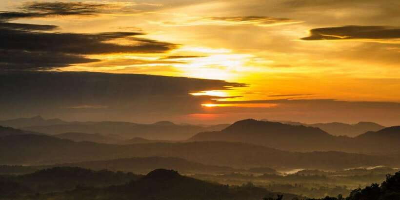 From Colombo/Negombo: Summit Thrills, Adams Peak Guided Hike - A 9pm to Sunrise Plan for Adams Peak (Sri Pada)