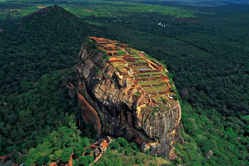 From Colombo: Sigiriya & Dambulla Day Tour with Safari - Early start from Colombo: what the long drive is really like