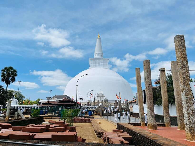 From Kandy: Anuradhapura Day Trip with Lunch - Sri Maha Bodhi Tree: The Sacred Fig Tree Stop That Sets the Mood