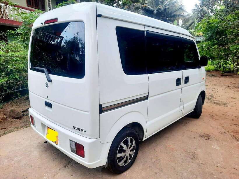 From Kandy To Pinnawala Private Day Tour via Ambuluwawa - Temple of the Sacred Tooth Relic and the 5pm/6:30pm schedule