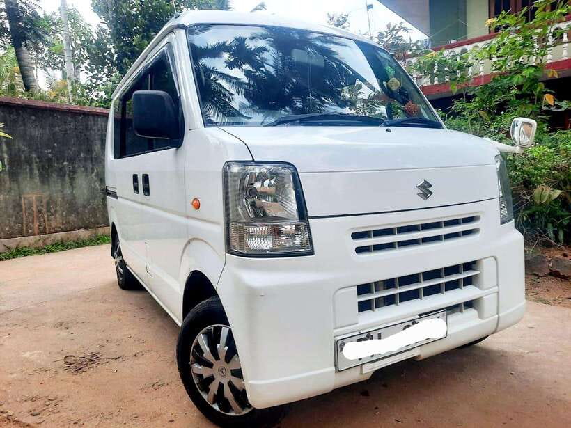 From Kandy To Pinnawala Private Day Tour via Ambuluwawa - The extra stops: woodcarving, Ceylon tea, gems, and Bahirawa Kanda