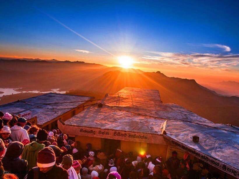 From Nuwara Eliya: Summit Bliss, Adams Peak Guided Hike - Nallatanniya Start: The Briefing and Early Steps