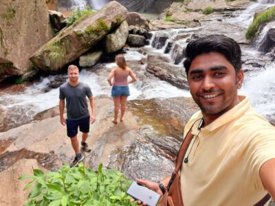 From Nuwara Eliya To Kandy Drop Tour - The route makes sense: tea, waterfall, crafts, then temple views