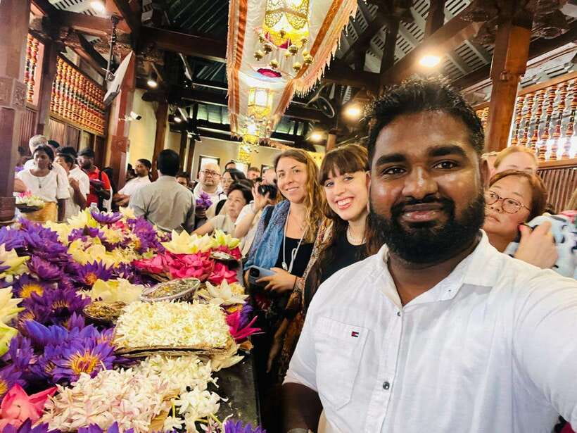 From Sigiriya: Kandy Drop and City Tour with Key Stops - Woodcarving factory stop in Dambulla: craft you can understand before you buy