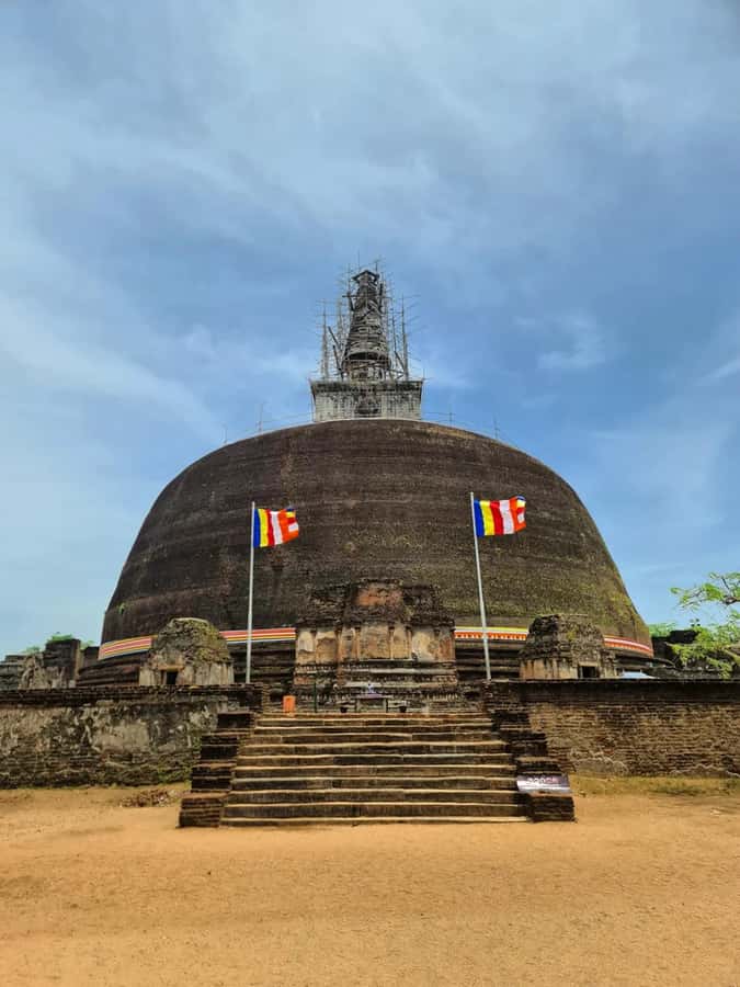 From Sigiriya :Polonnaruwa Ancient City Tour/Day Tour - Royal Palace Complex and Polonnaruwa Vatadage: power, devotion, and stone details
