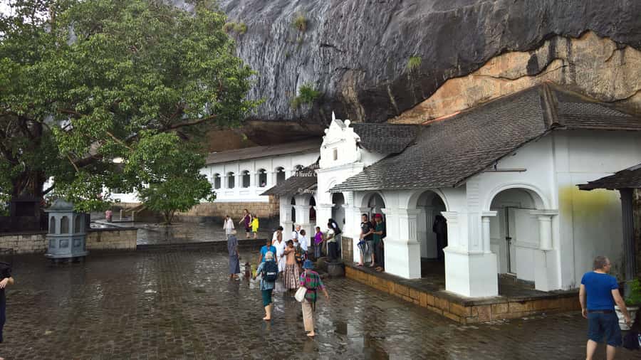From Sigiriya To Kandy Drop Tour - Sri Lanka - Craft stops in the Matale area: batik and wood carving with real “take-home” value