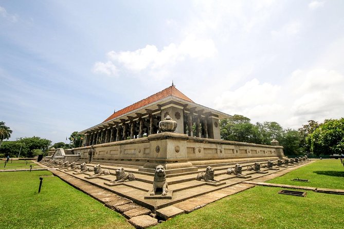 Full-Day Colombo City Tour (Private Car) - Lotus Tower and the Pettah Markets: modern height then market reality