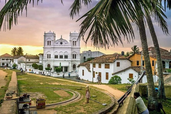 Galle and Bentota Day Tour From Colombo and Negombo - Lunch at Mamas Beach Restaurant: fuel for the final walk in Galle