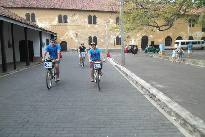 Galle Fort and City Cycling Tour - Choice of E-Bike or Manual - Meeting at Chameera Cycling and your first 10 minutes on the e-bike