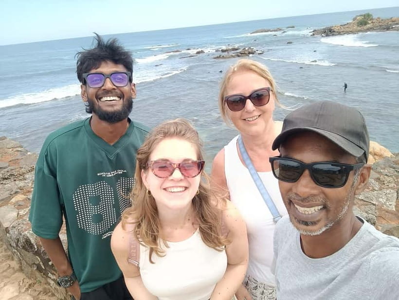 Galle Fort: Small Group Guided Walking Tour with a Local - Meeting at the clock tower basement and getting oriented quickly