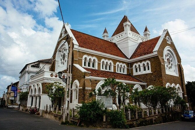 Galle Fort Tour - Entering Galle Fort: Portuguese beginnings, Dutch muscle
