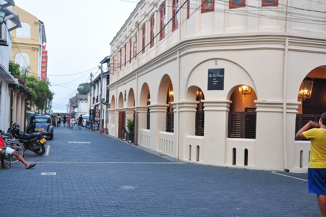 Galle Fort Walk with a Local - Meeting at National Tea Rooms: Why This Start Works